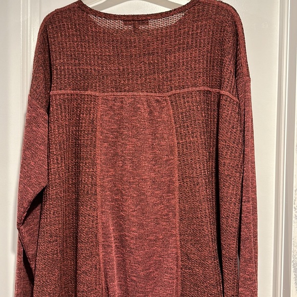 NWT- DG2, Colour block, Raglan Sleeve, Top. - Picture 14 of 14